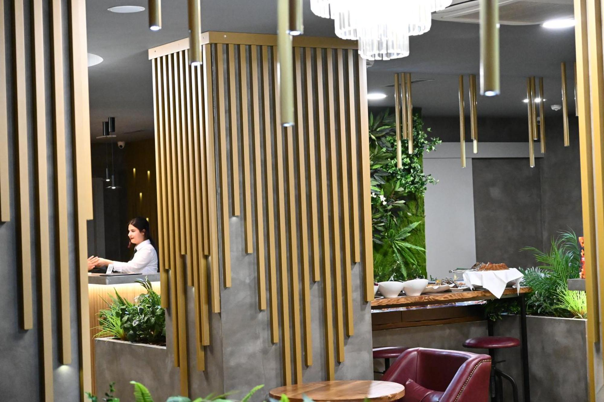 Ap Hotel Boutique Влёра Экстерьер фото